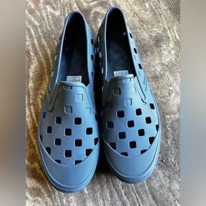 Vans Trek Slip-On Pewter Gray Breathable Easy Clean Water Shoes Durable Size 12